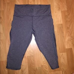 NWOT gray lululemon crop leggings